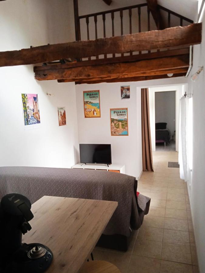 Charmante Maisonnette Proximite Cite Medievale Et Bords De Rance Динан Екстериор снимка